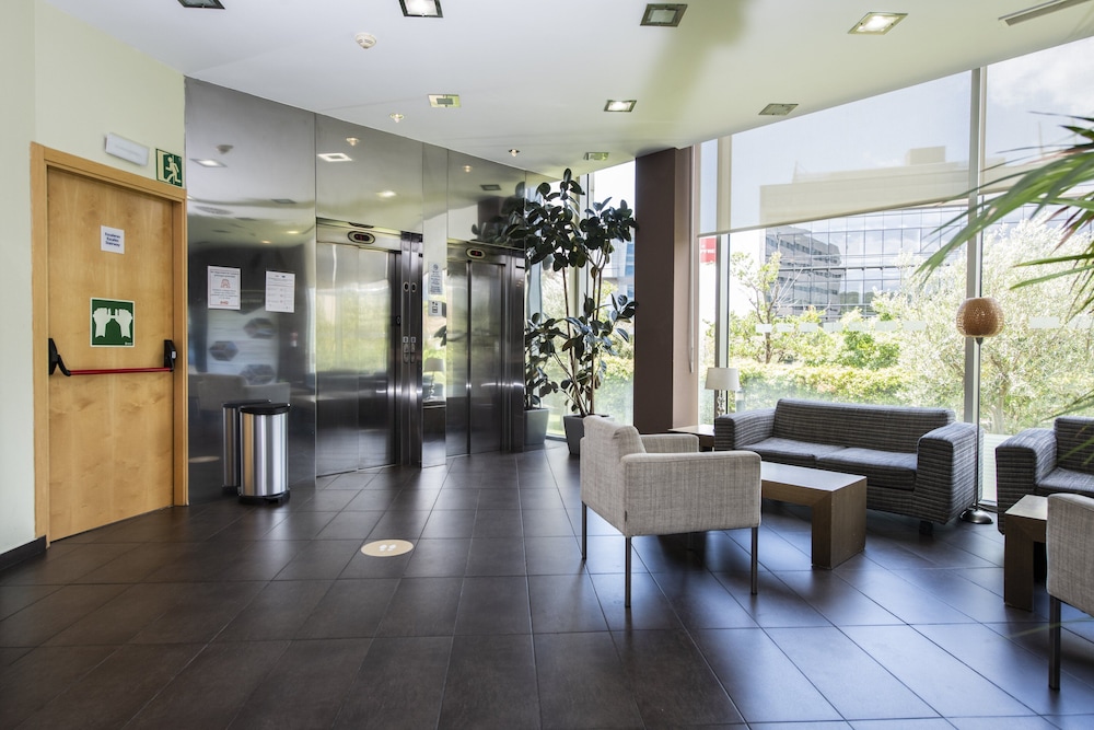 Holiday Inn Express Sant Cugat by IHG 2