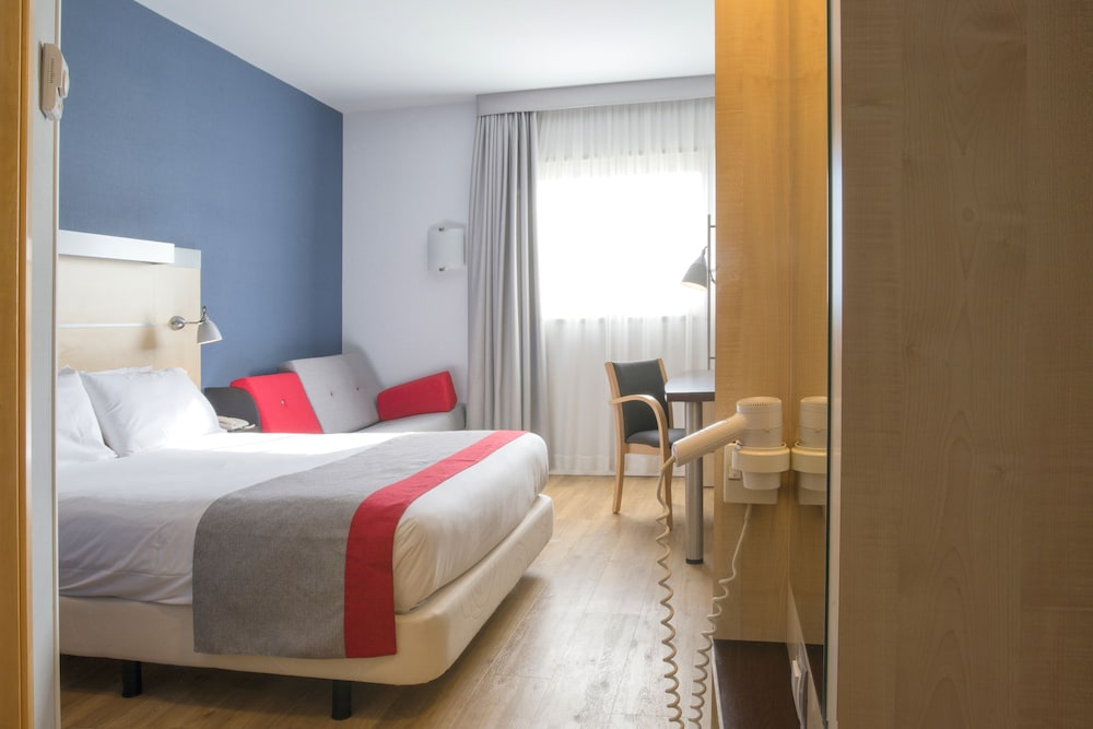 Holiday Inn Express Sant Cugat by IHG 5