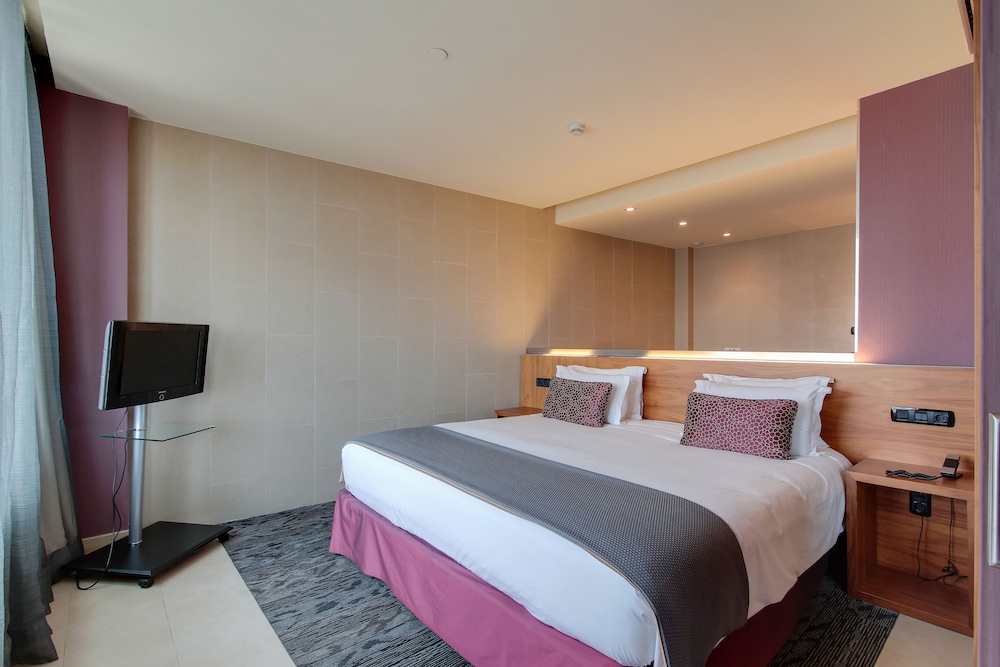 Hotel Badalona Tower 7