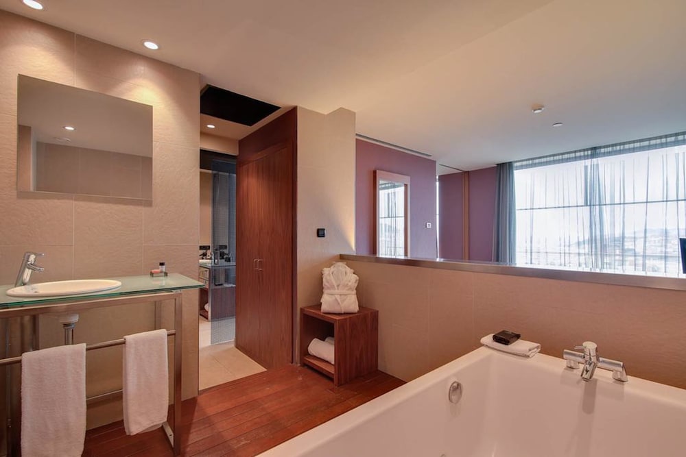 Hotel Badalona Tower 24