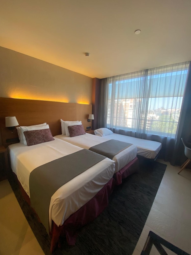 Hotel Badalona Tower 16