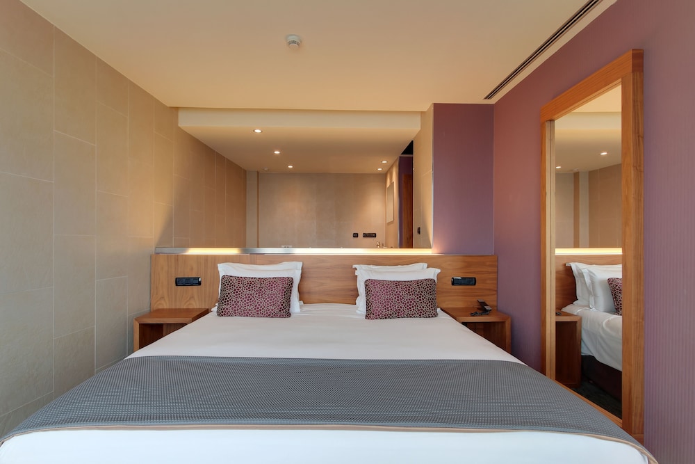 Hotel Badalona Tower 6