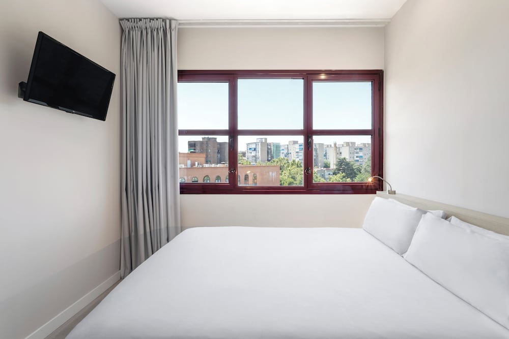 B&B HOTEL Madrid Fuenlabrada 10