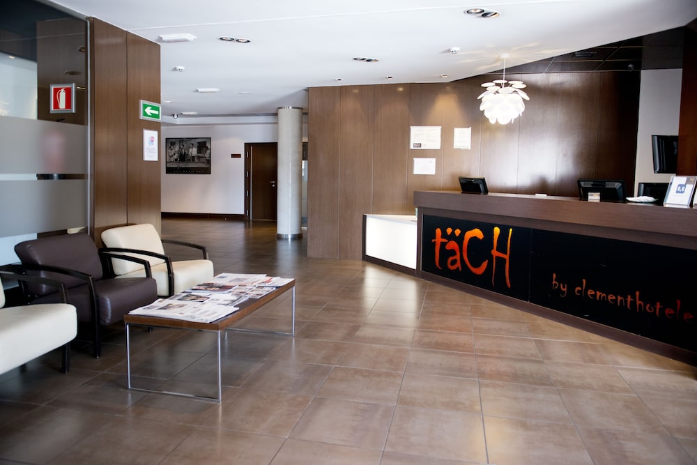 täCH Madrid Airport Hotel 2