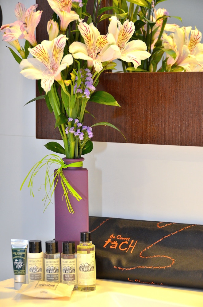 täCH Madrid Airport Hotel 14