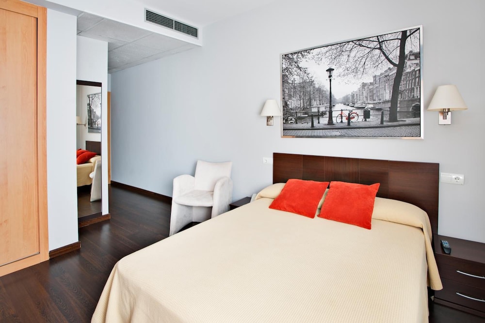 Hostal T4 8