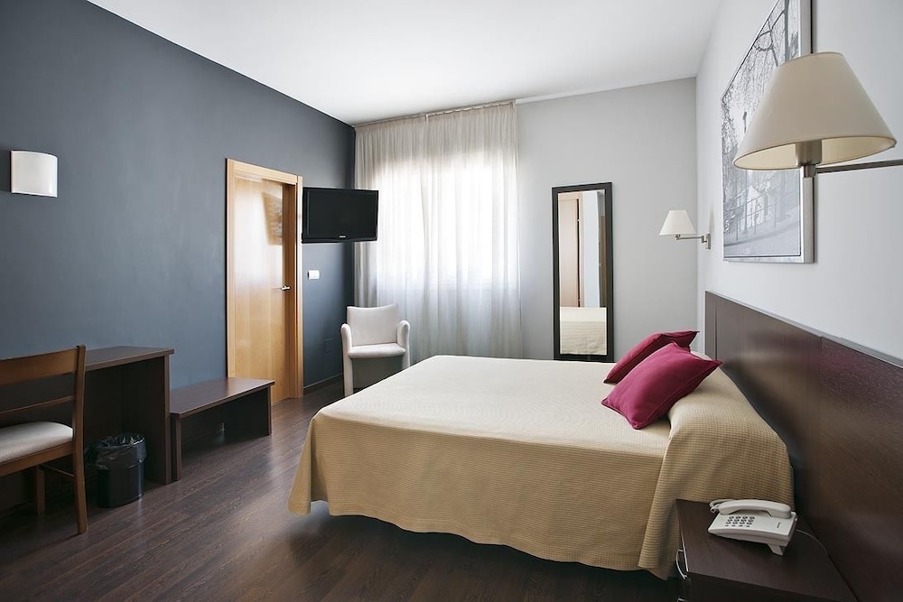 Hostal T4 4