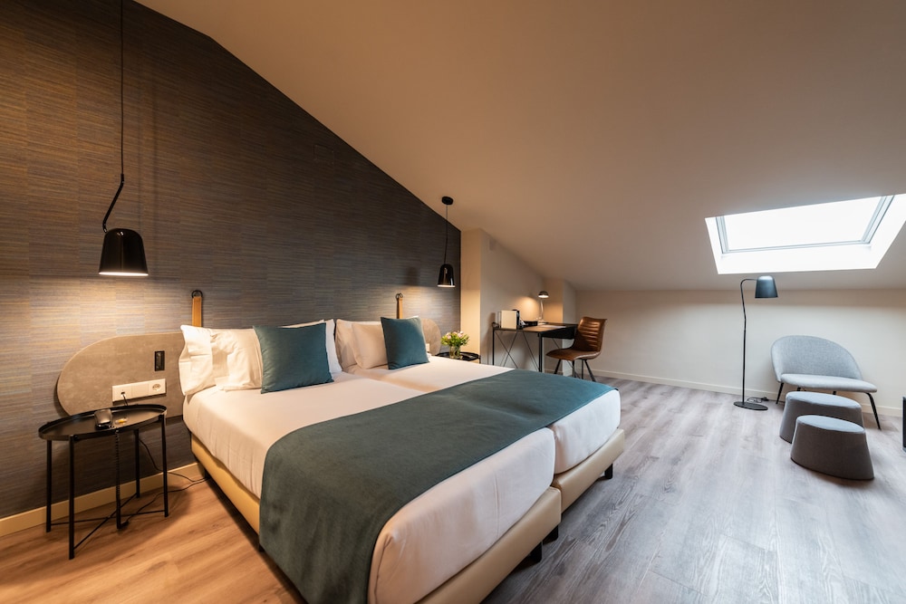 Atenea Rekord Suites 11
