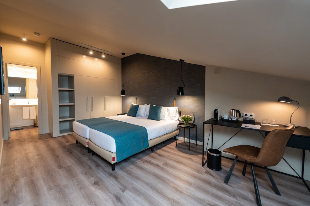 Atenea Rekord Suites 7