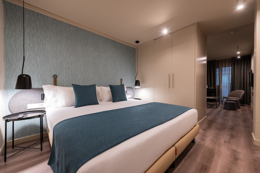 Atenea Rekord Suites 5