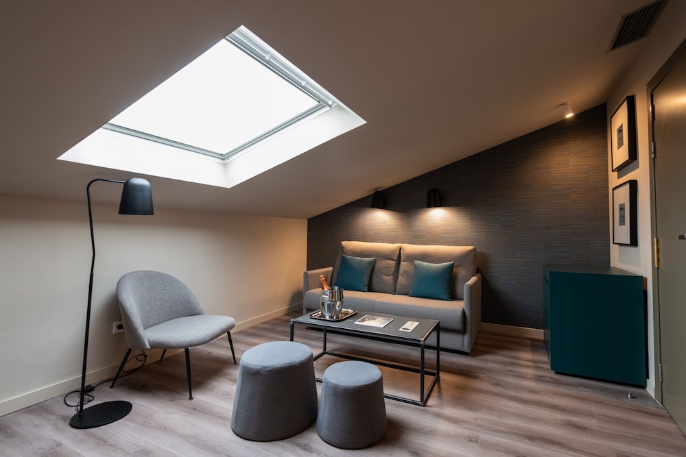 Atenea Rekord Suites 3