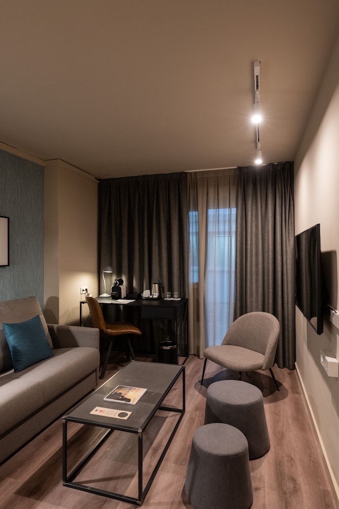 Atenea Rekord Suites 19