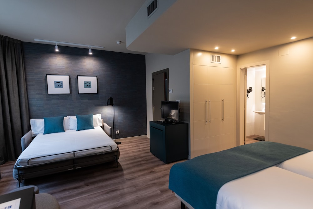 Atenea Rekord Suites 13