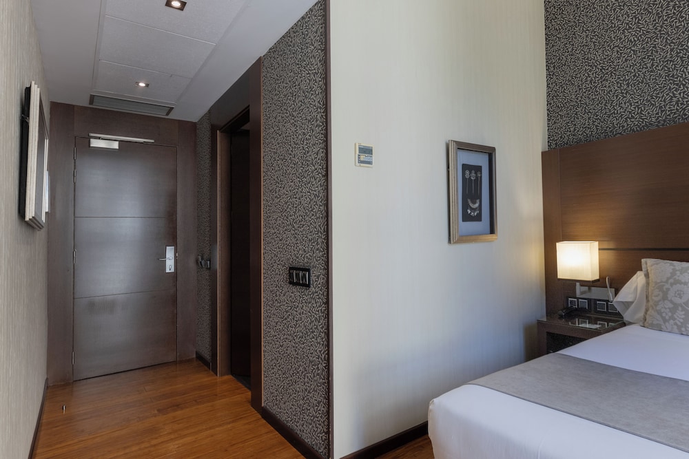 Hotel Colonial Barcelona 9