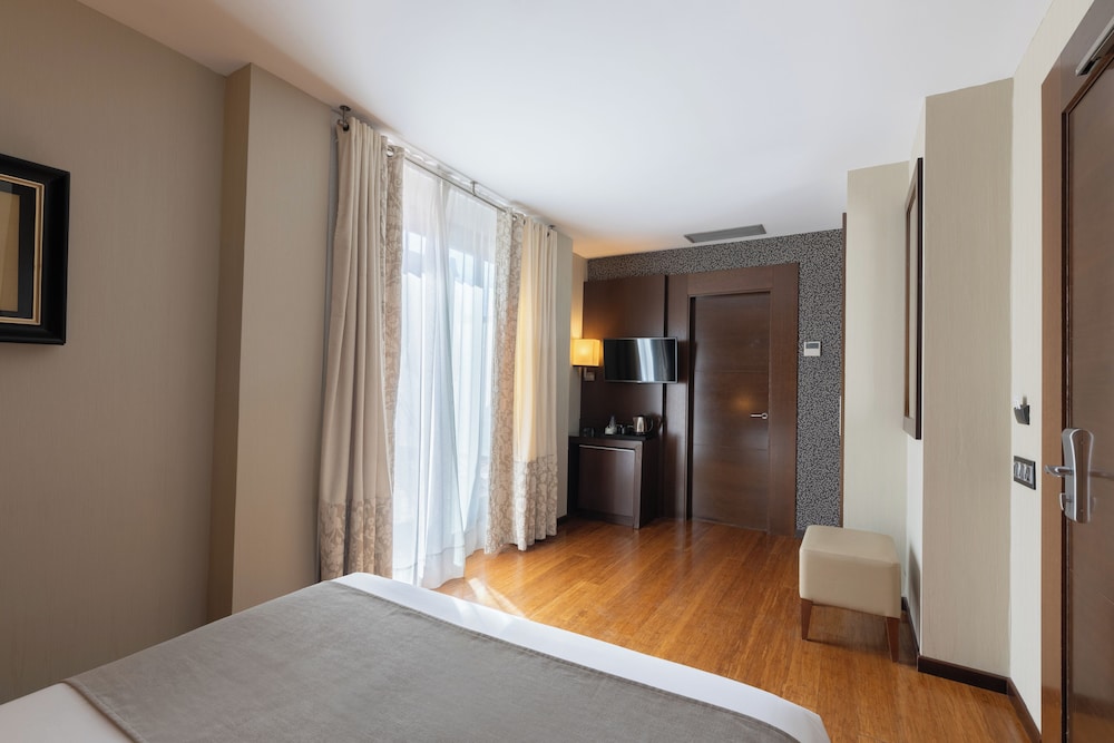 Hotel Colonial Barcelona 18