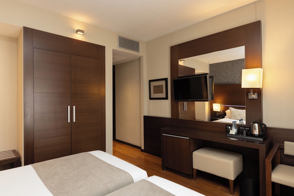 Hotel Colonial Barcelona 10