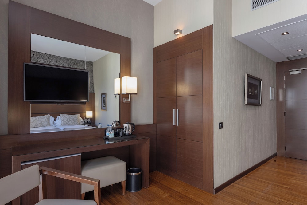 Hotel Colonial Barcelona 15
