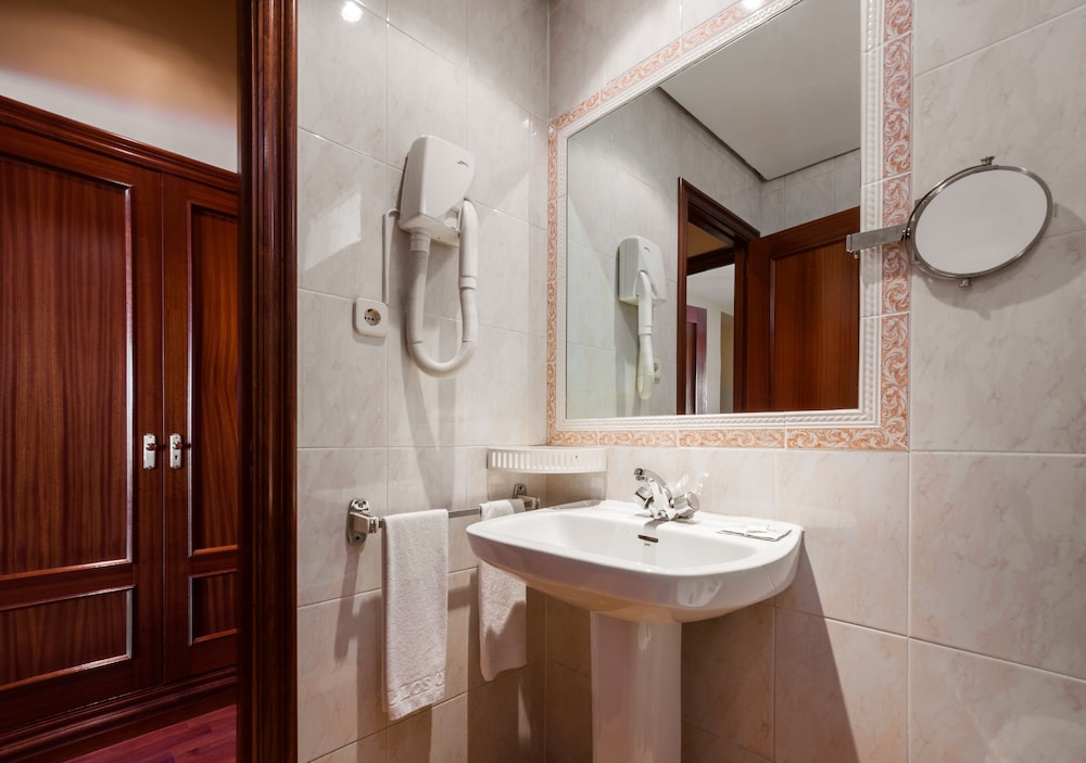 Hotel Los Olivos 12