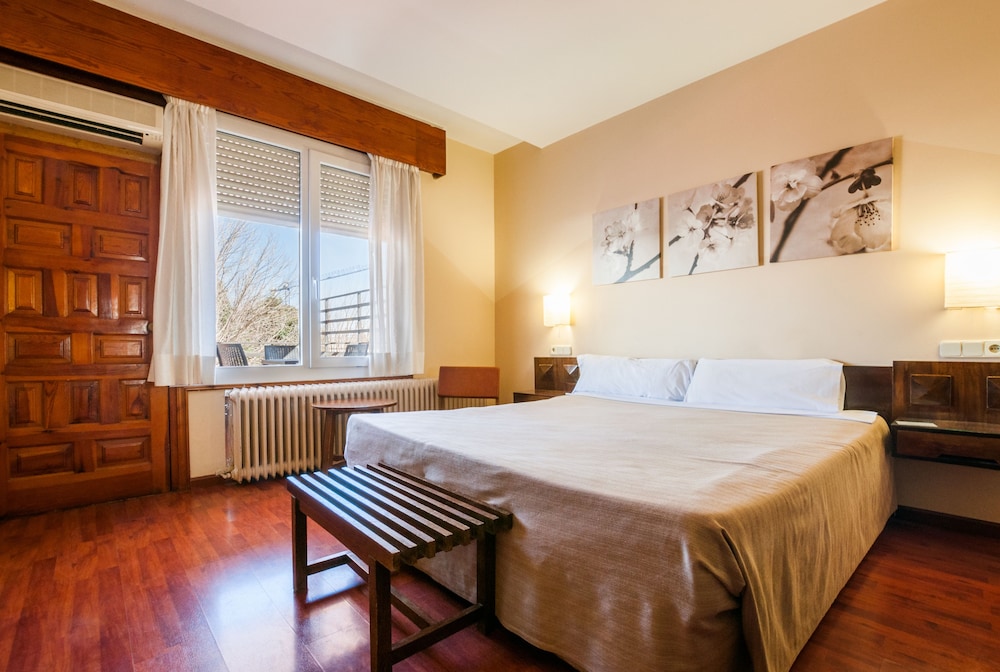 Hotel Los Olivos 11