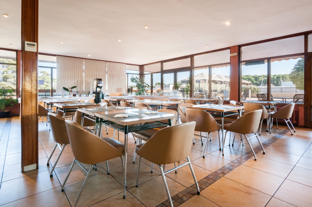 Hotel Los Olivos 23