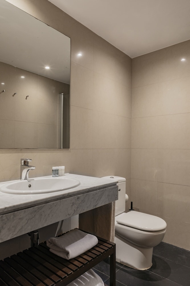Villarroel Apartments 21