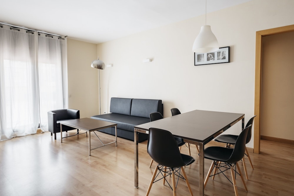 Villarroel Apartments 1