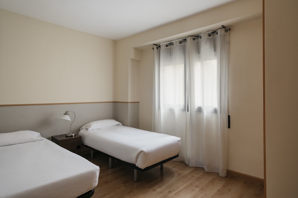 Villarroel Apartments 5