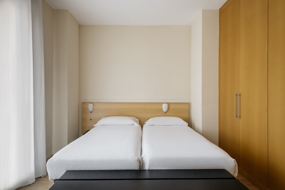 Villarroel Apartments 6