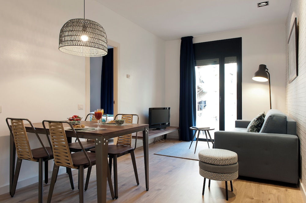 MH Apartments Sant Pau 19