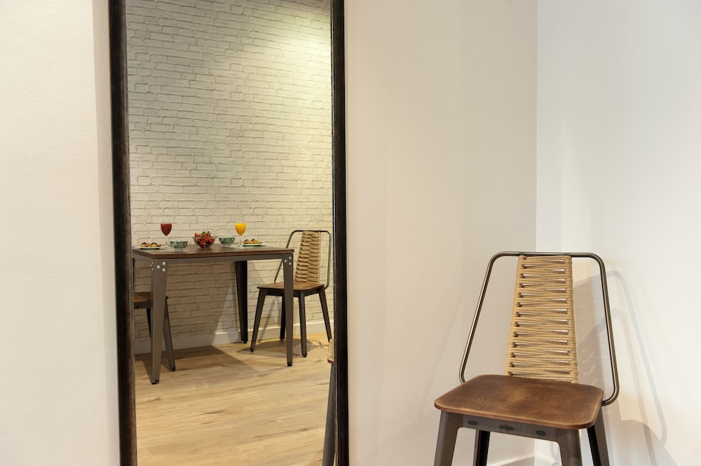 MH Apartments Sant Pau 22