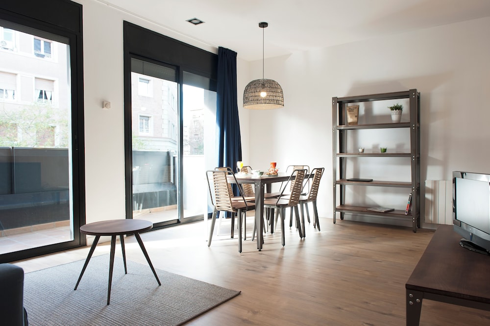 MH Apartments Sant Pau 24