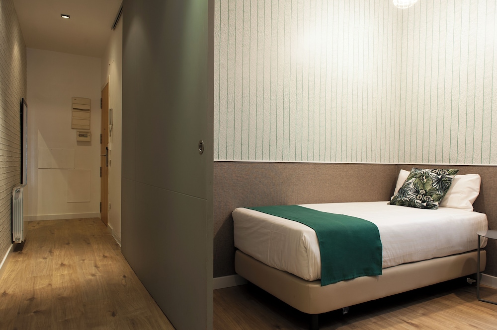 MH Apartments Sant Pau 9