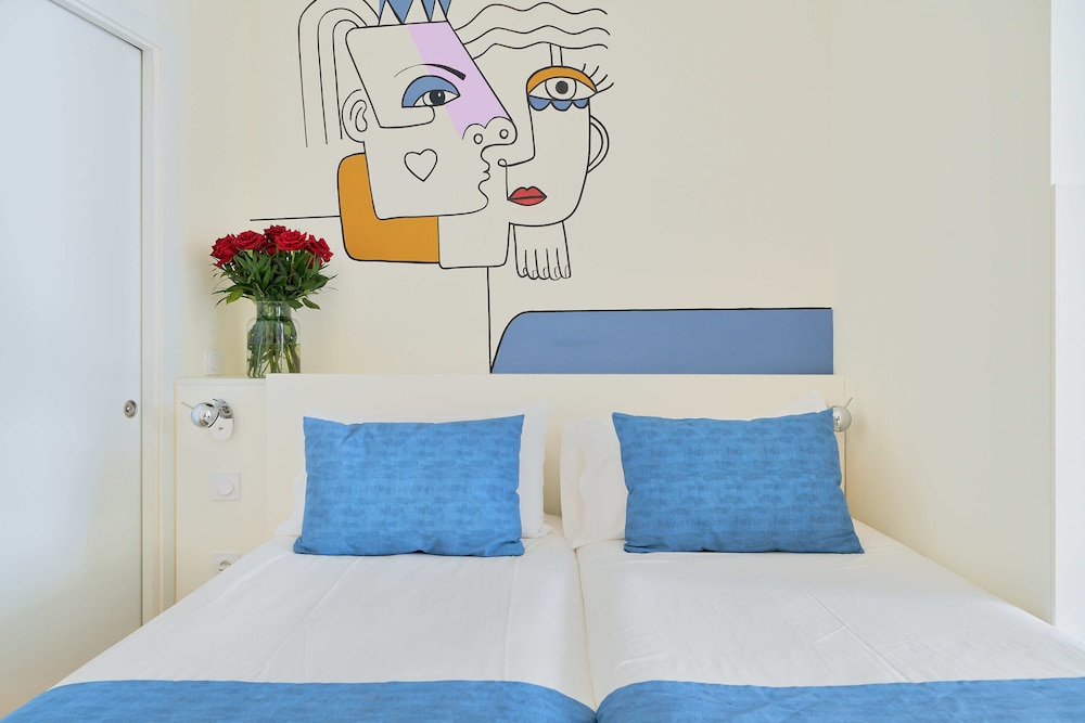 Blume Suites 22
