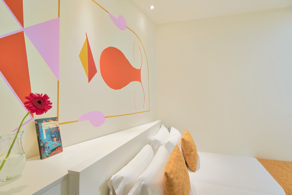 Blume Suites 6