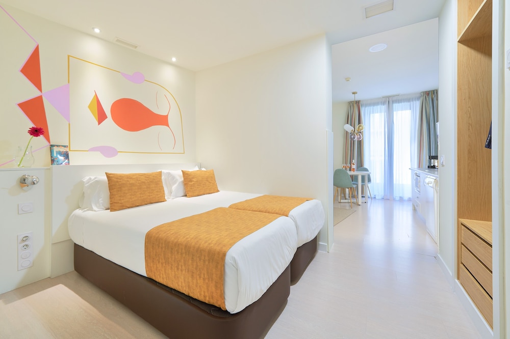 Blume Suites 7