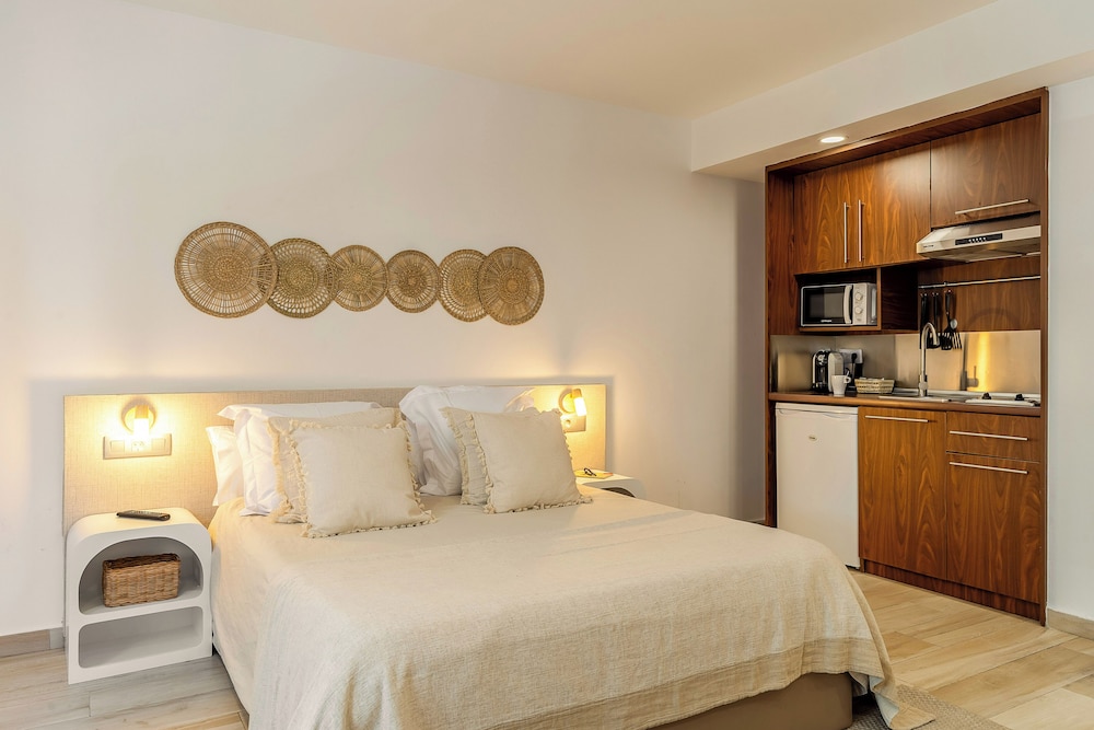 Centric Aparthotel 4