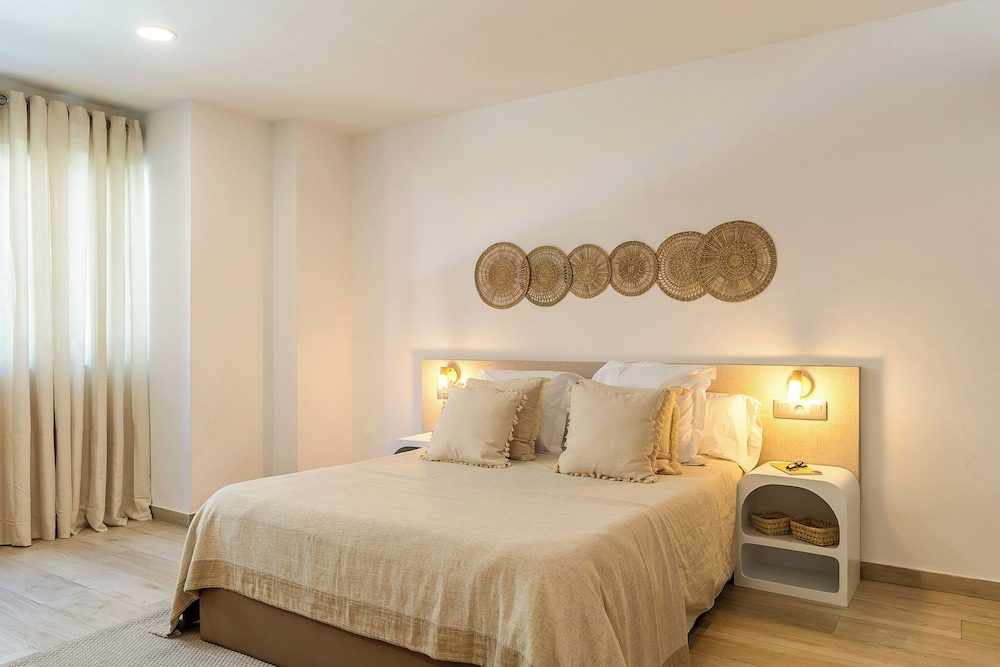 Centric Aparthotel 3