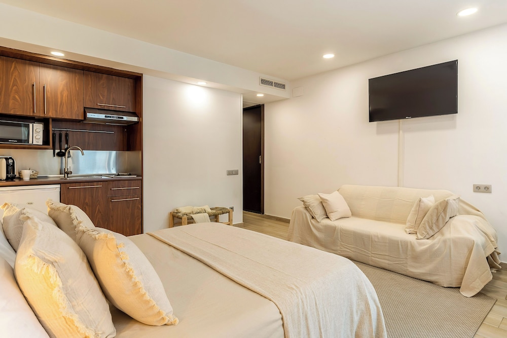 Centric Aparthotel 6