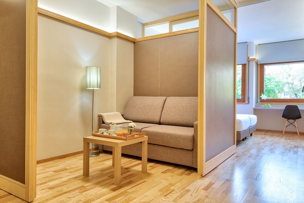 Bonanova Suite 7