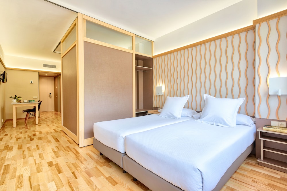 Bonanova Suite 17