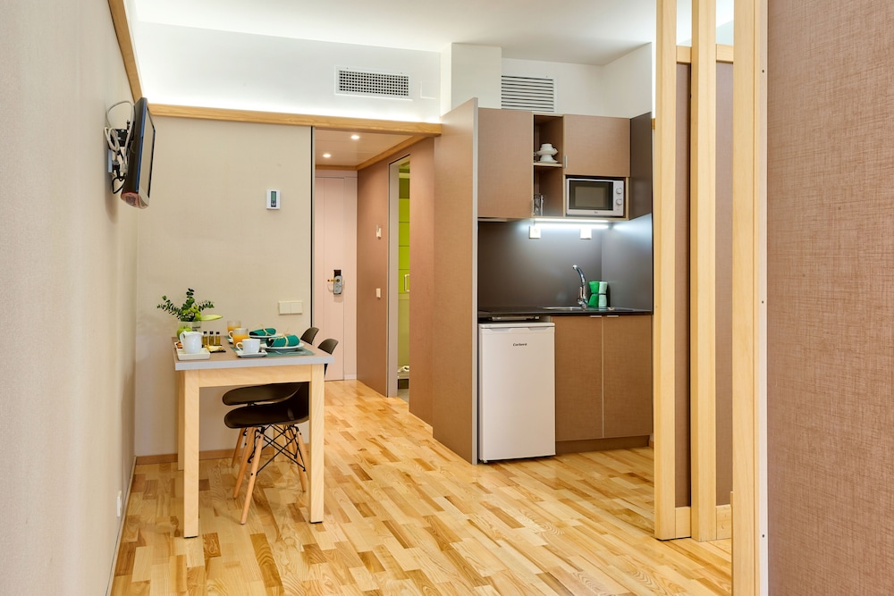 Bonanova Suite 12