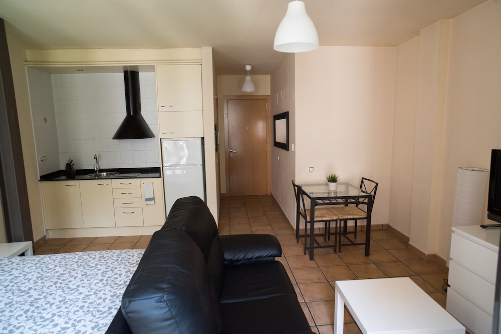 Urbi Manresa Apartments 6