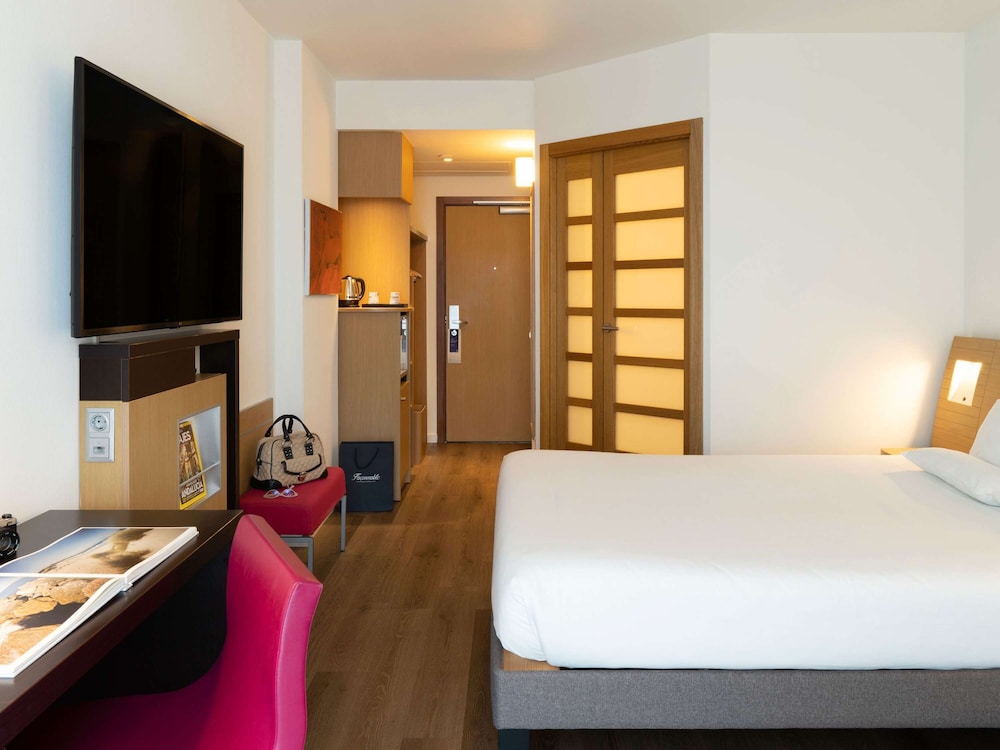 Novotel Barcelona City 8