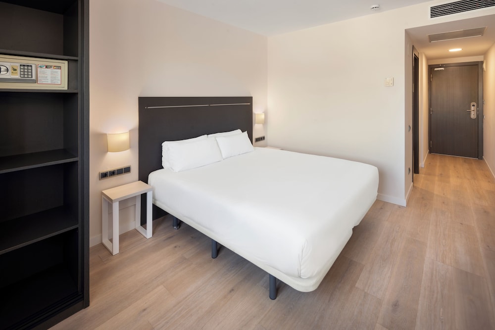 B&B HOTEL Barcelona Rubí 10