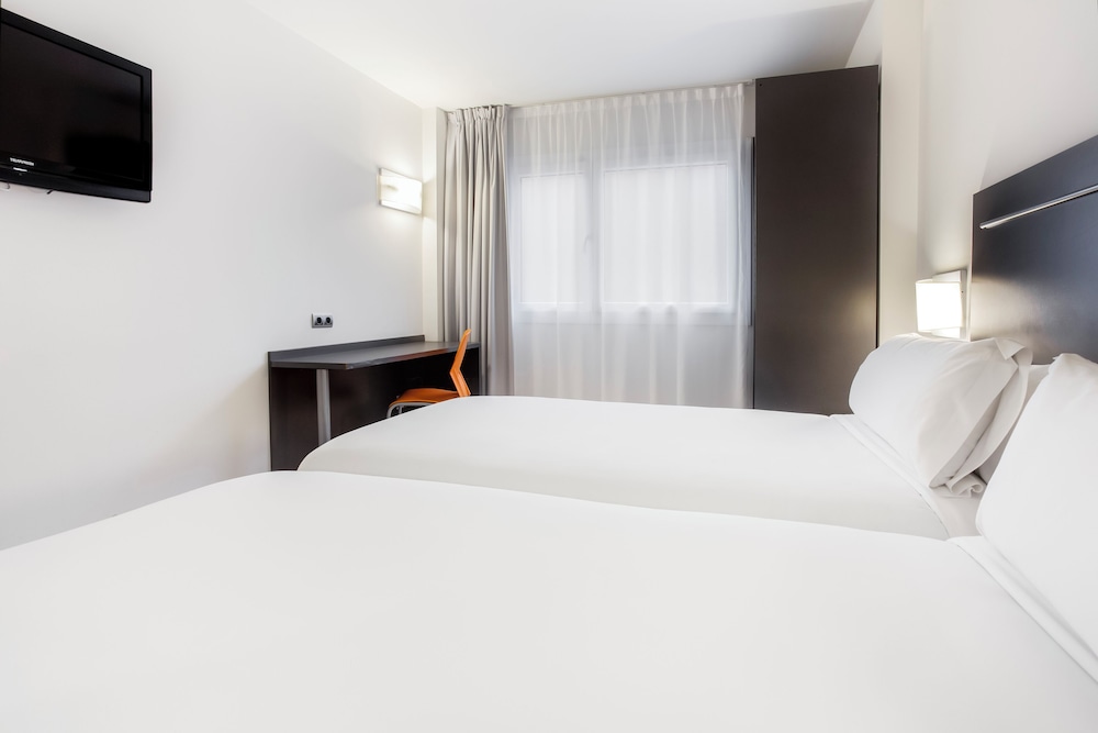 B&B HOTEL Barcelona Rubí 15
