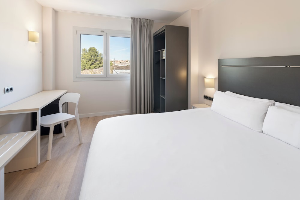 B&B HOTEL Barcelona Rubí 12