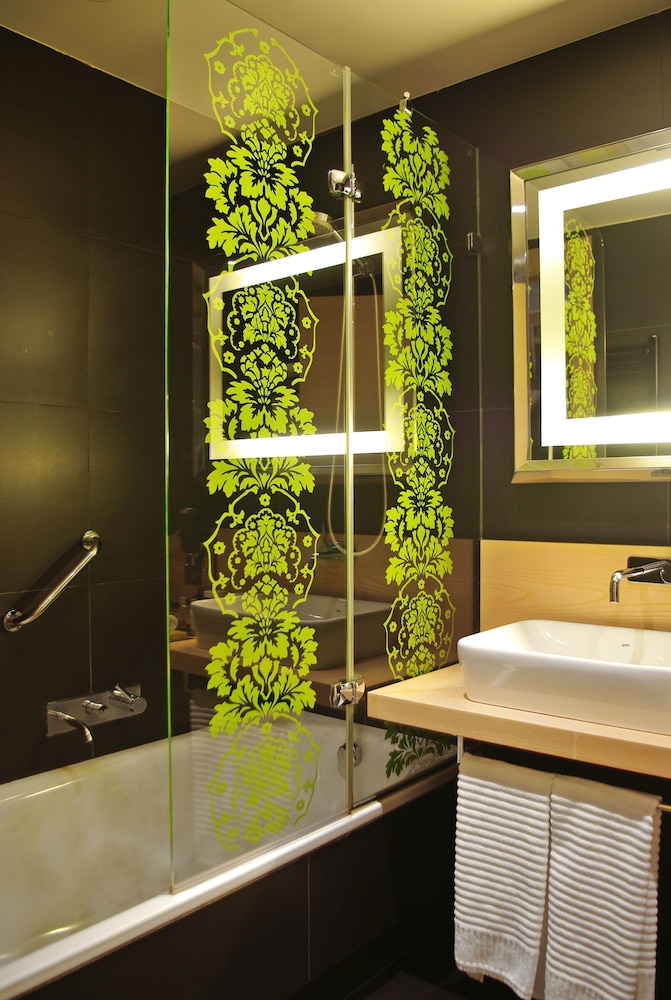 DoubleTree by Hilton Hotel Girona 8