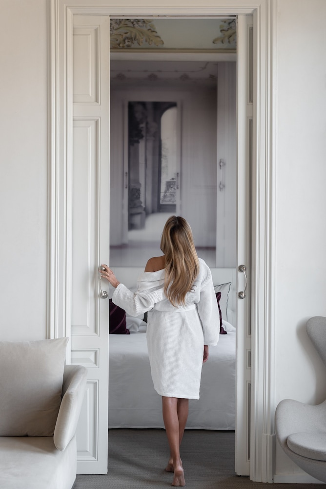 El Palauet Royal Suites 24
