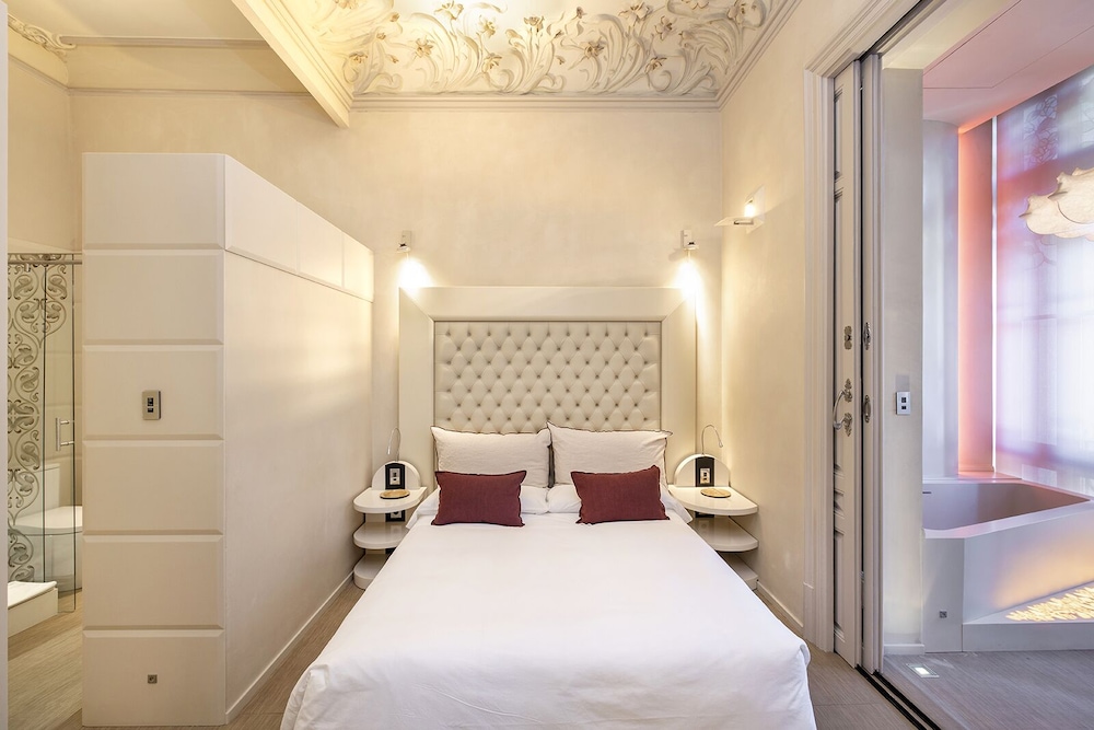 El Palauet Royal Suites 11