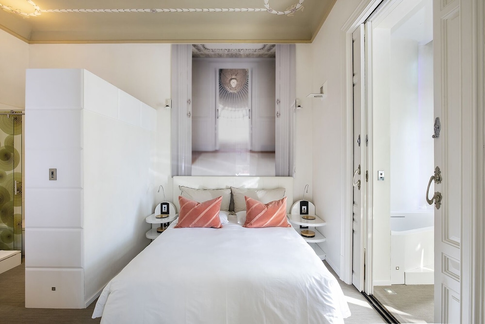 El Palauet Royal Suites 22